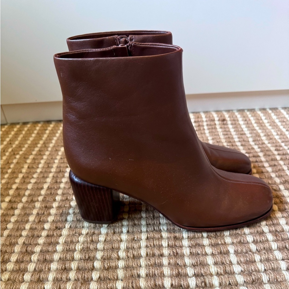 Vince Maggie brown leather boots size 9
